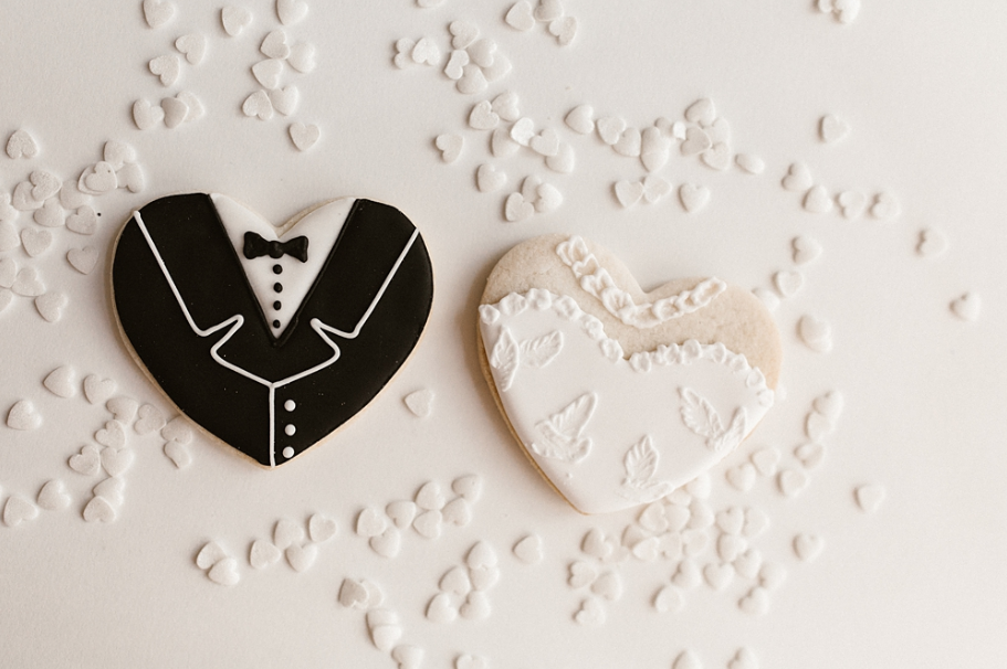 Bride and Groom wedding biscuits