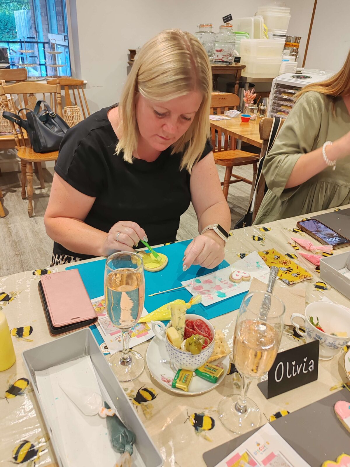 Festive Fizz & Fun - Image 5